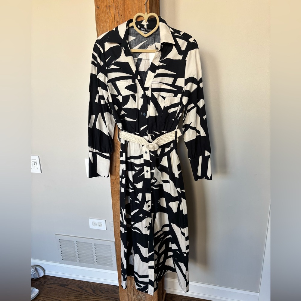 Zara Black and White Sheath Dress with Notched Collar